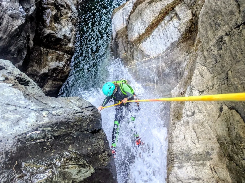 Tanja beim Canyoning